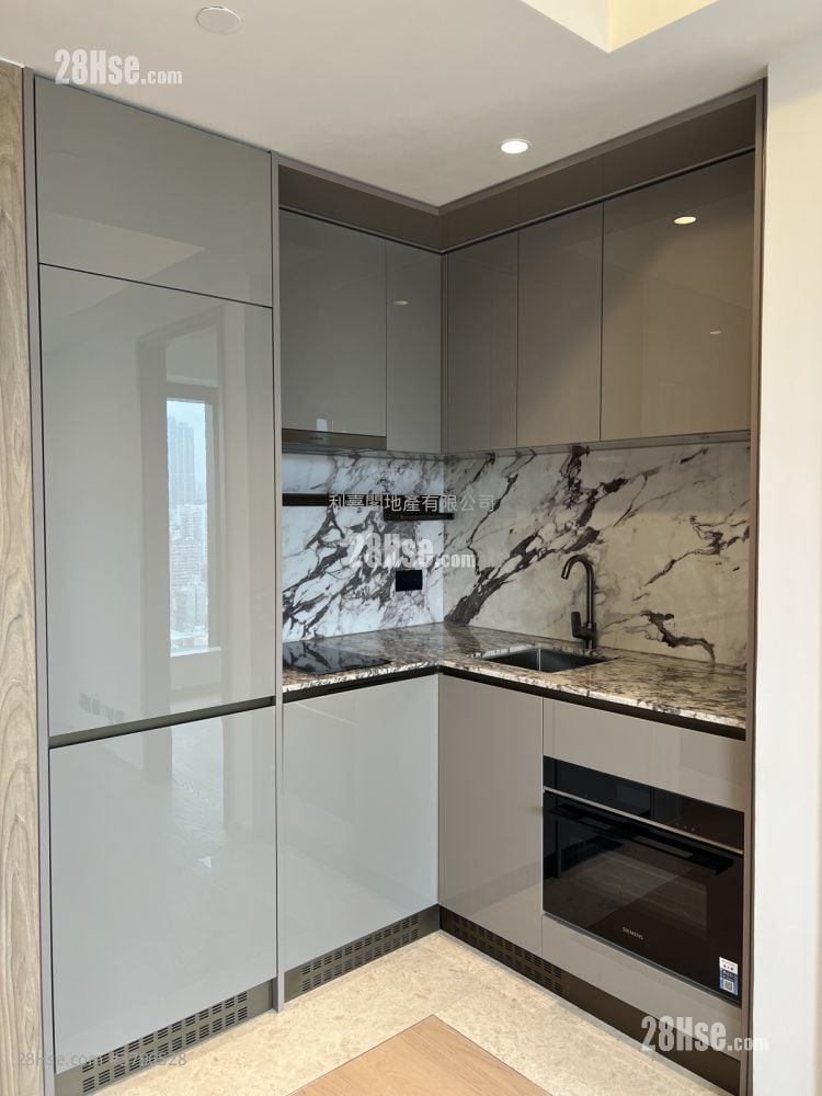 高临 租盘 2 房 , 1 浴室 382 平方尺