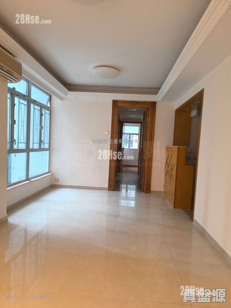 Nan Fung Sun Chuen Sell 3 Bedrooms , 1 Bathroom 570 ft²