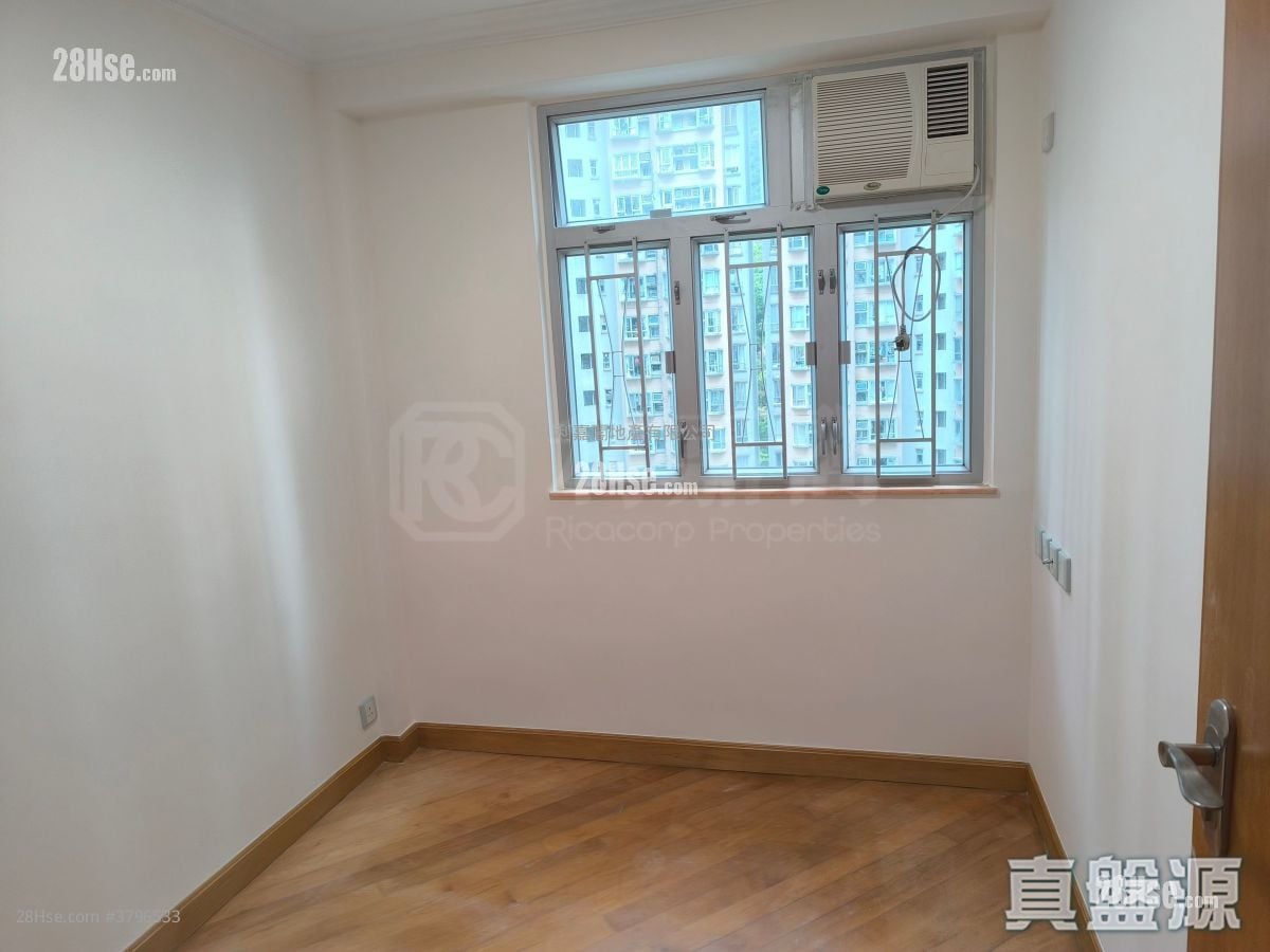 Nan Fung Sun Chuen Sell 3 Bedrooms , 1 Bathroom 570 ft²