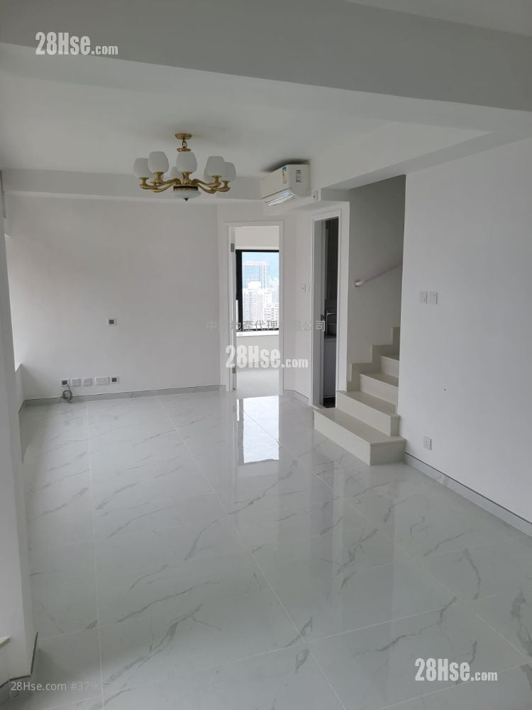 Nan Fung Plaza Sell 4 Bedrooms , 3 Bathrooms 1,227 ft²