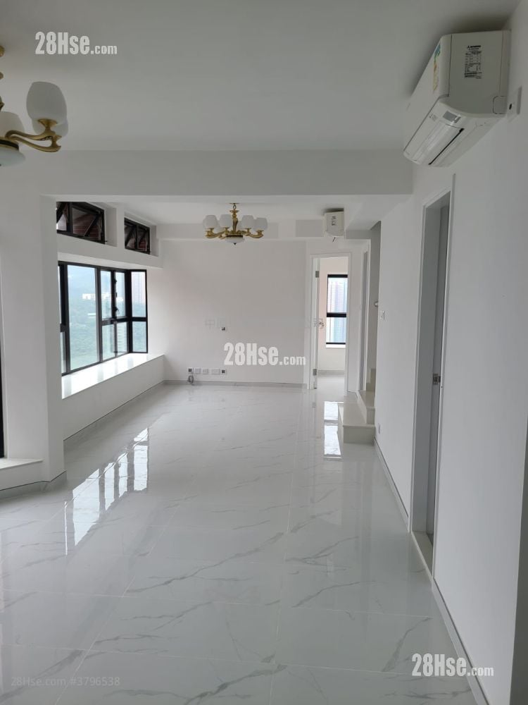 Nan Fung Plaza Sell 4 Bedrooms , 3 Bathrooms 1,227 ft²