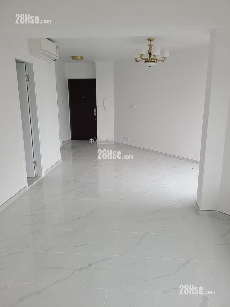 Nan Fung Plaza Sell 4 Bedrooms , 3 Bathrooms 1,227 ft²