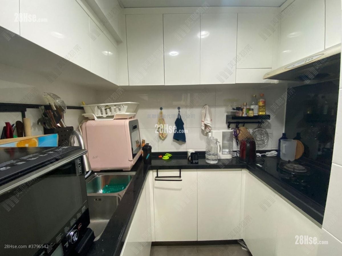 Riviera Gardens Sell 3 Bedrooms 497 ft²