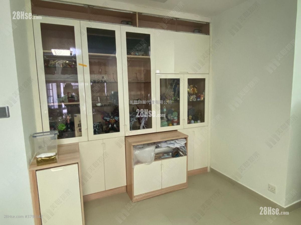 Riviera Gardens Sell 3 Bedrooms 497 ft²