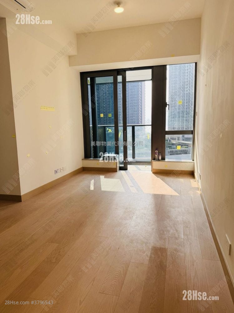 Seasons Place 售盘 3 房 , 2 浴室 665 平方尺