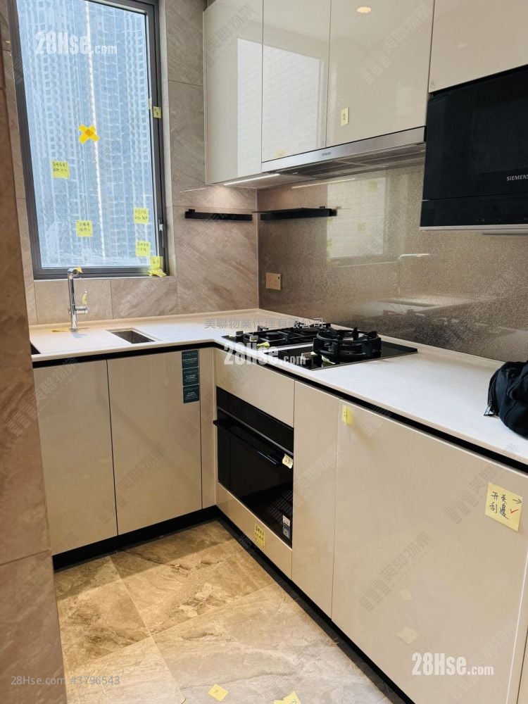 Seasons Place 售盘 3 房 , 2 浴室 665 平方尺