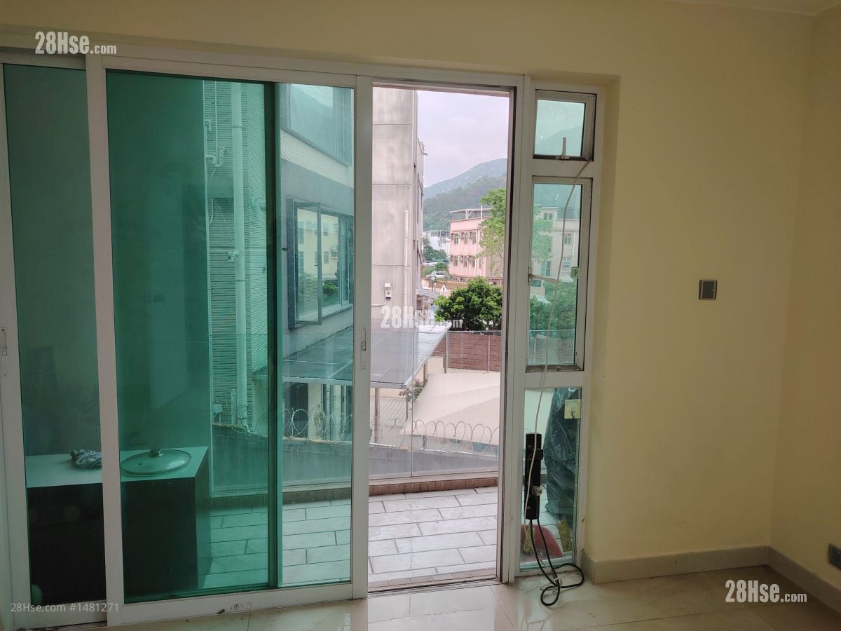 Village House In So Kwun Wat Village Dis Rental 1 Bedroom , 1 Bathroom 285 ft²