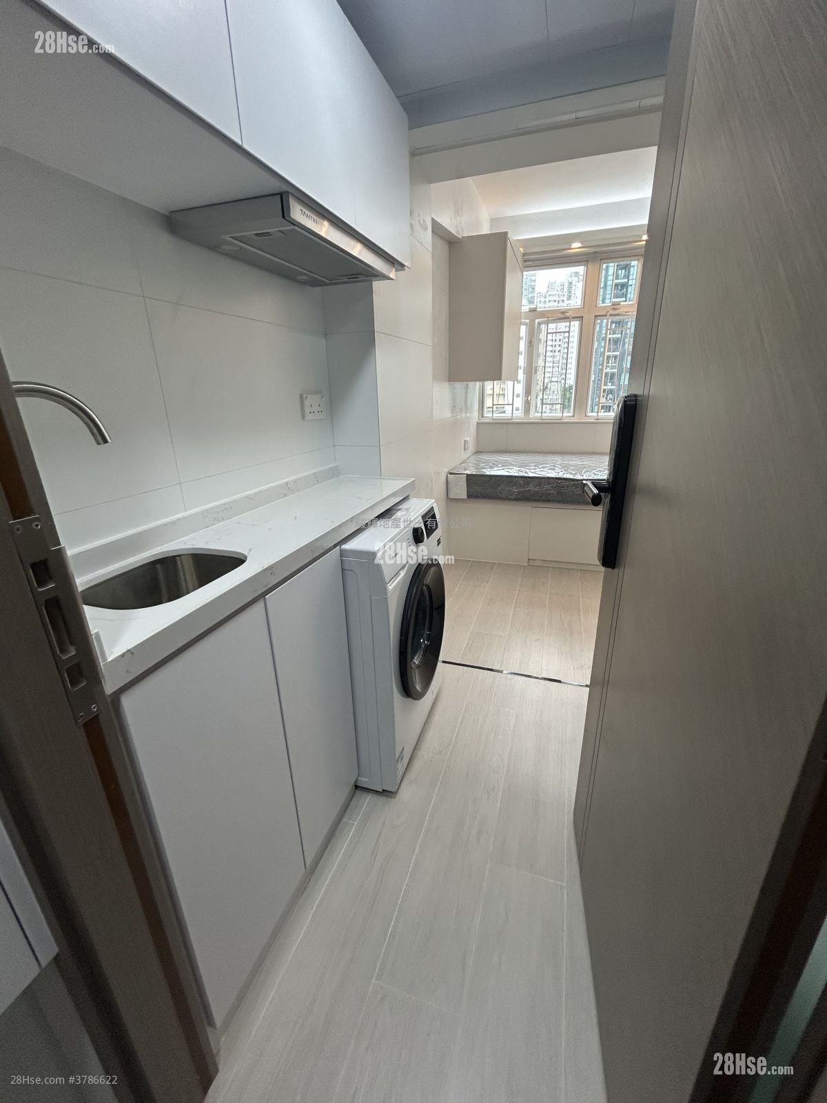 四海大厦 租盘 1 房 , 1 浴室 140 平方尺