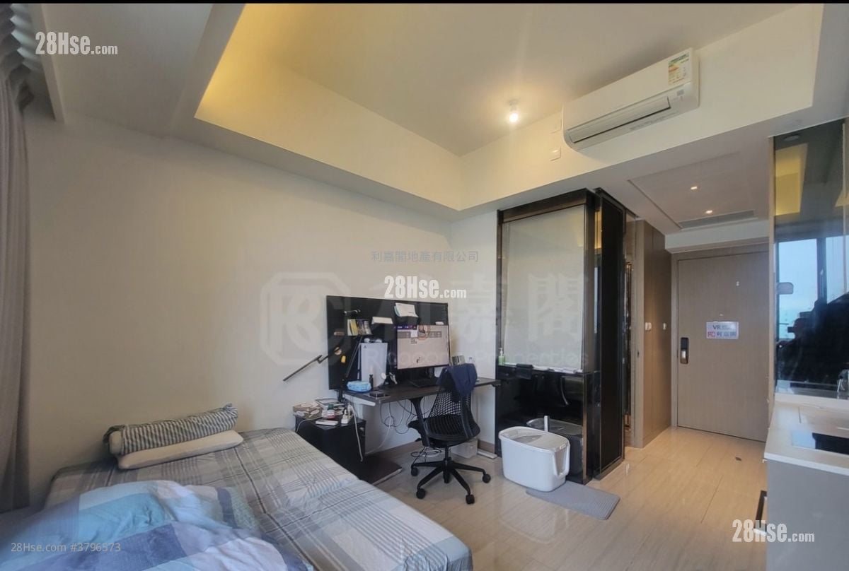 Cullinan West Sell Studio , 1 Bathroom 267 ft²