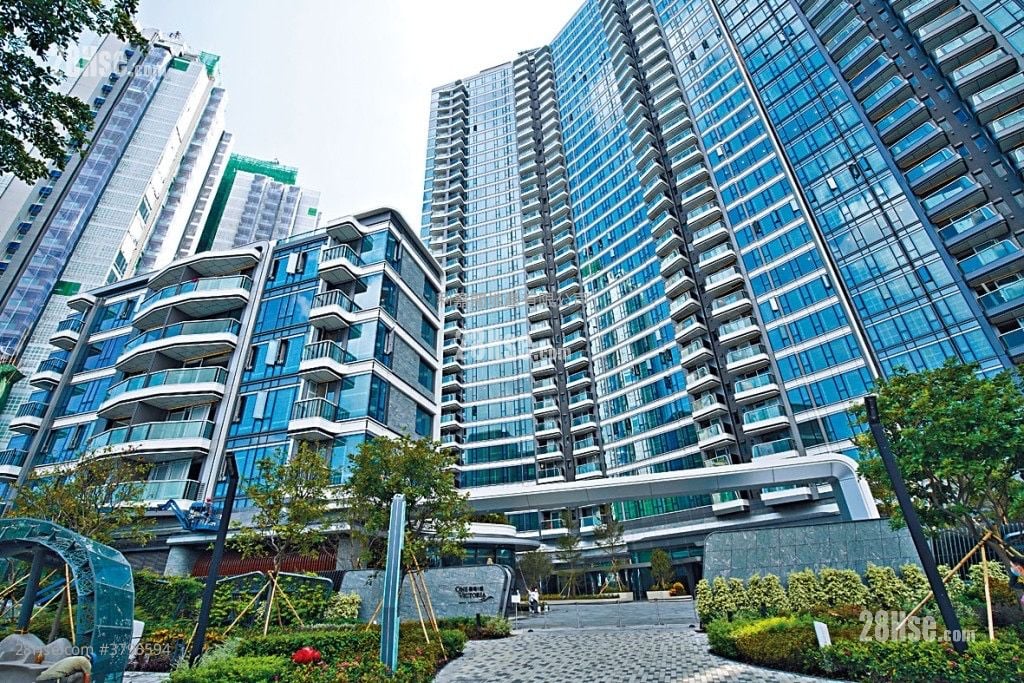 One Victoria Sell 2 Bedrooms 445 ft²