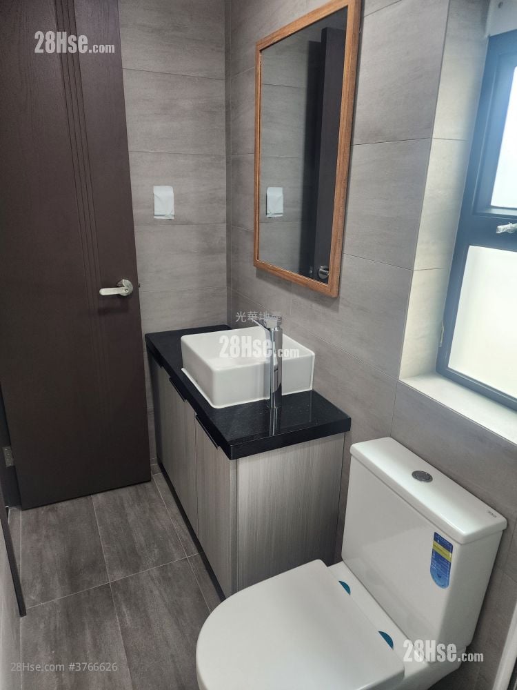 村屋 租盘 2 房 , 1 浴室