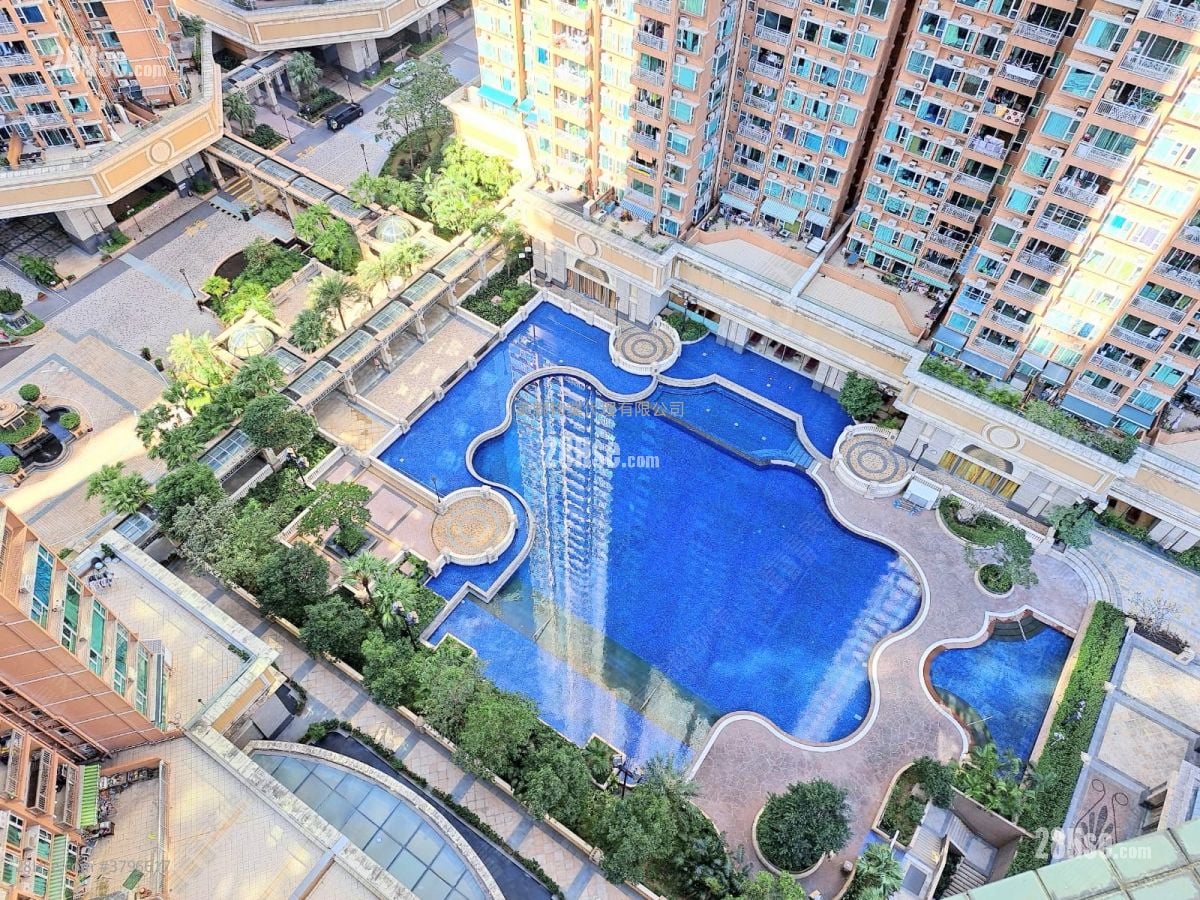 都会駅 售盘 3 房 , 2 浴室 642 平方尺