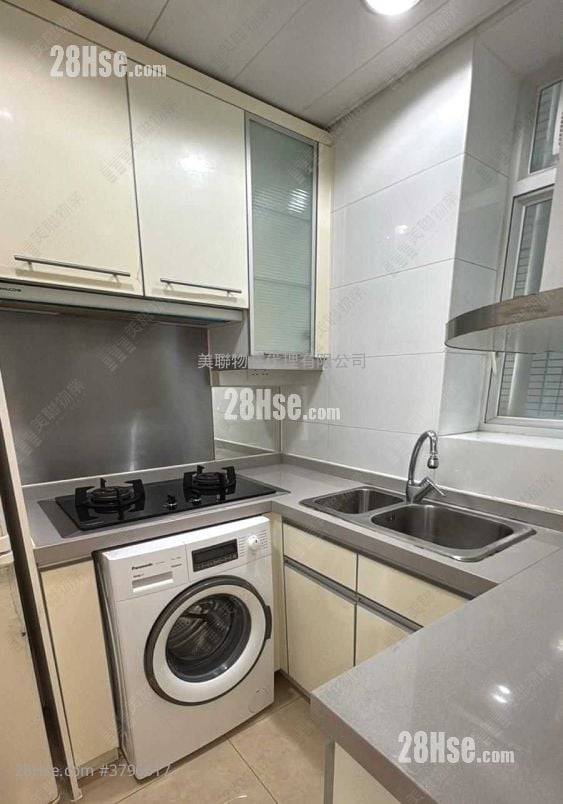 都会駅 售盘 3 房 , 2 浴室 642 平方尺