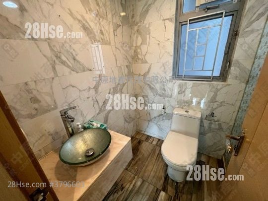 溱岸8号 售盘 3 房 , 2 浴室 737 平方尺