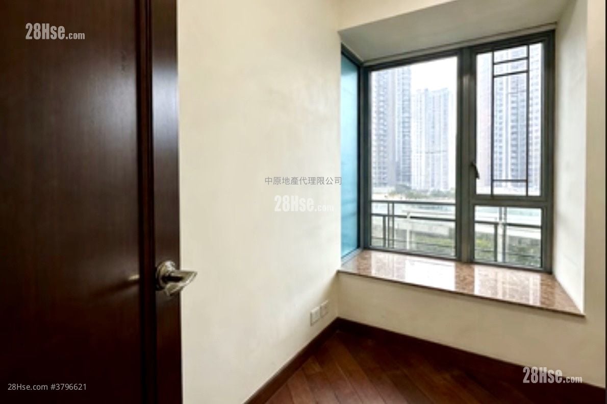 The Palazzo Sell 3 Bedrooms , 2 Bathrooms 696 ft²