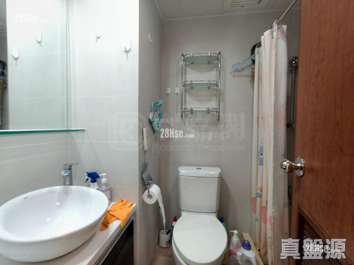 Royal Green Sell 3 Bedrooms , 1 Bathroom 551 ft²