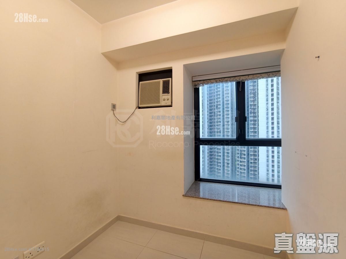 Royal Green Sell 3 Bedrooms , 1 Bathroom 551 ft²