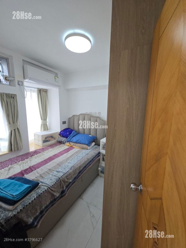 New Kwai Fong Gardens Sell 2 Bedrooms , 1 Bathroom 418 ft²