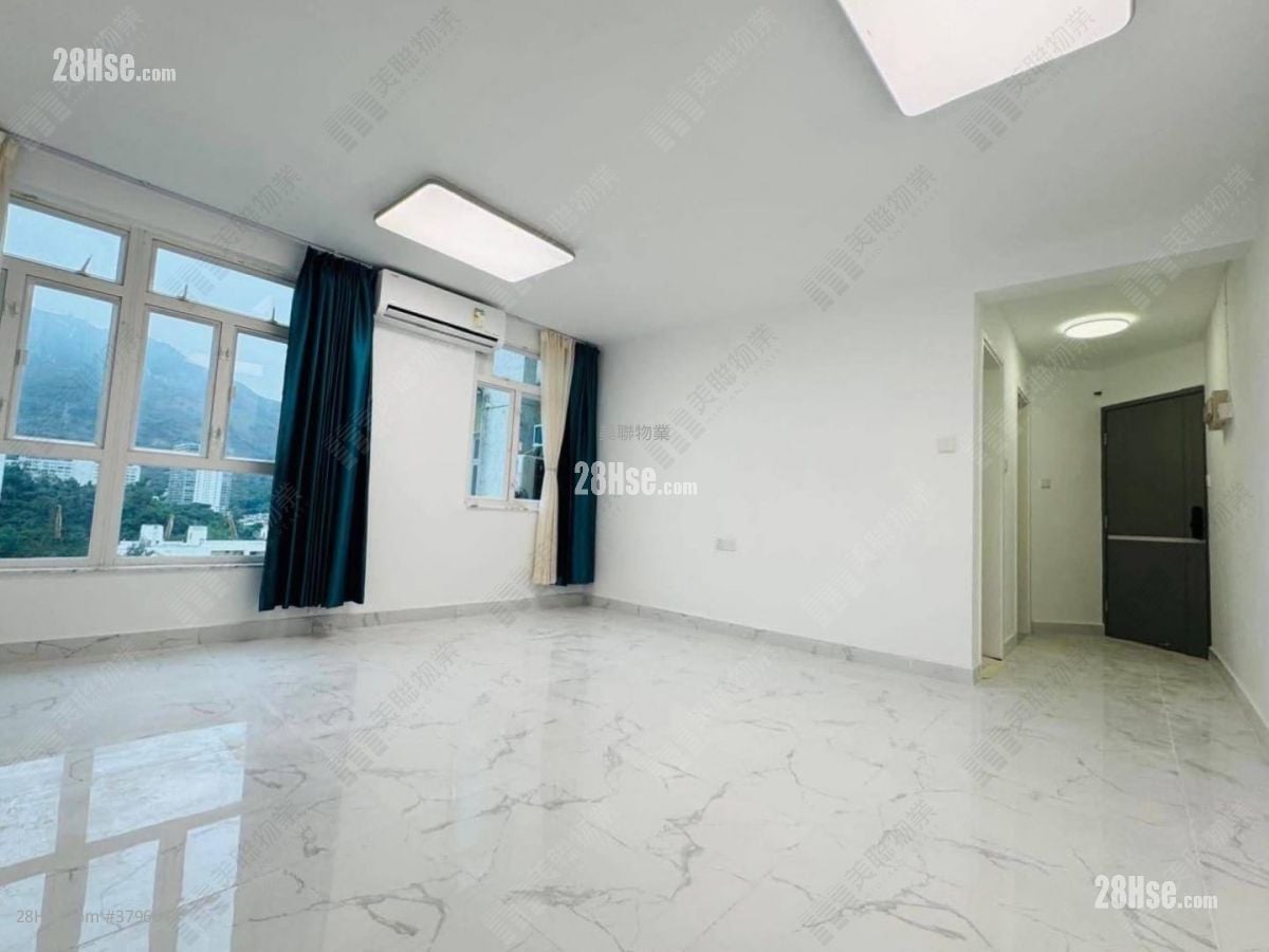 Siu On Court Sell 2 Bedrooms 563 ft²