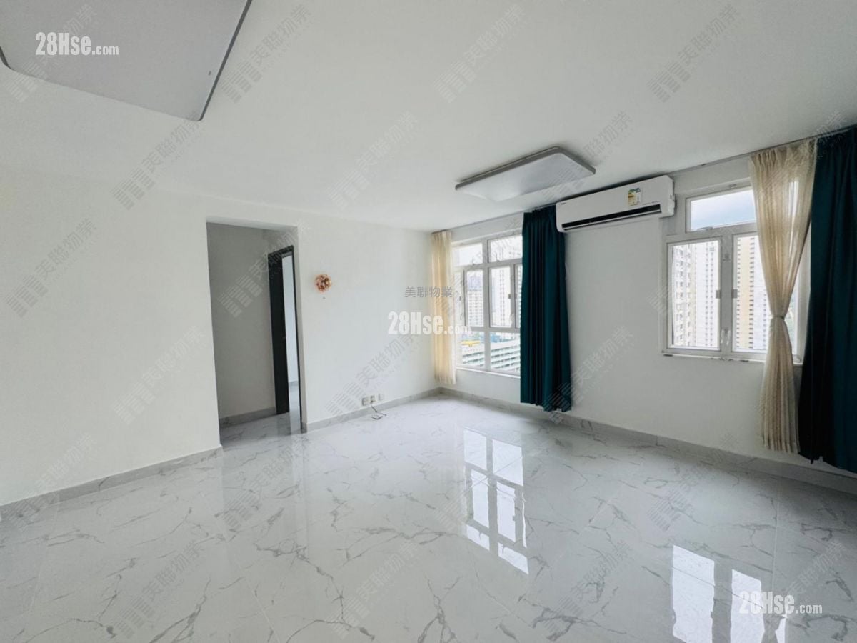 Siu On Court Sell 2 Bedrooms 563 ft²