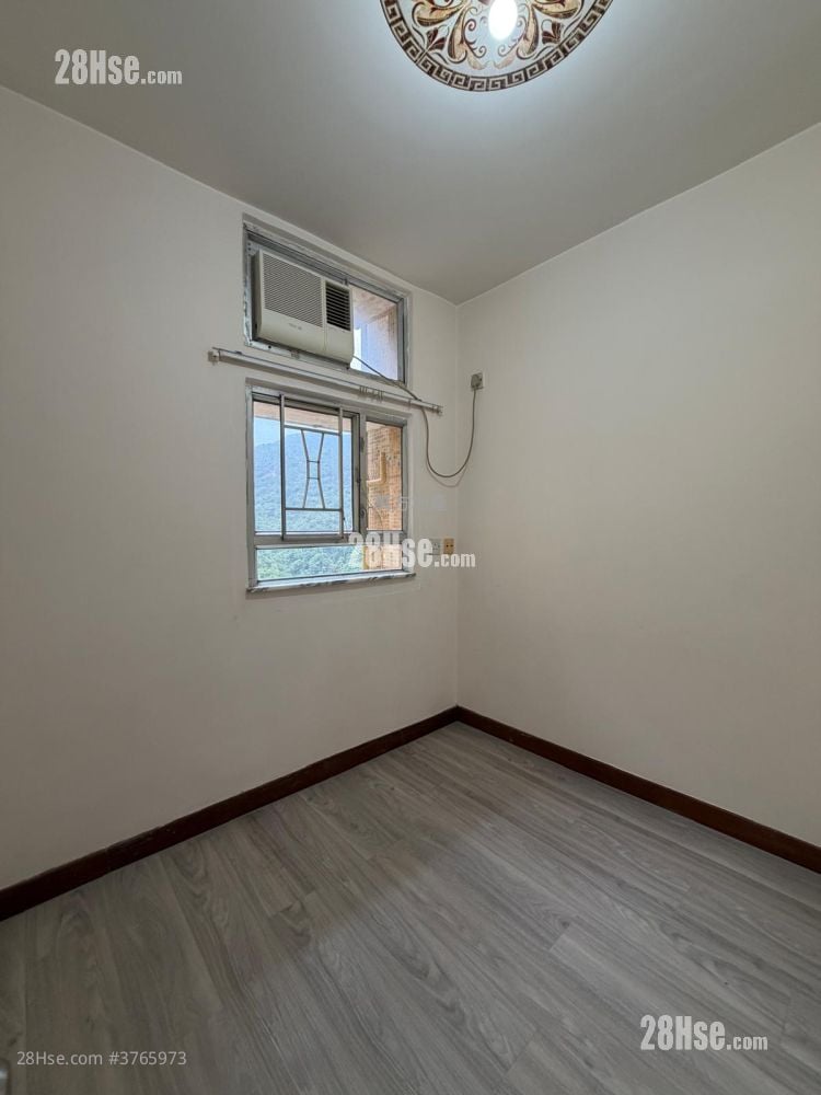 Hong Lam Court Sell 3 Bedrooms , 1 Bathroom 554 ft²