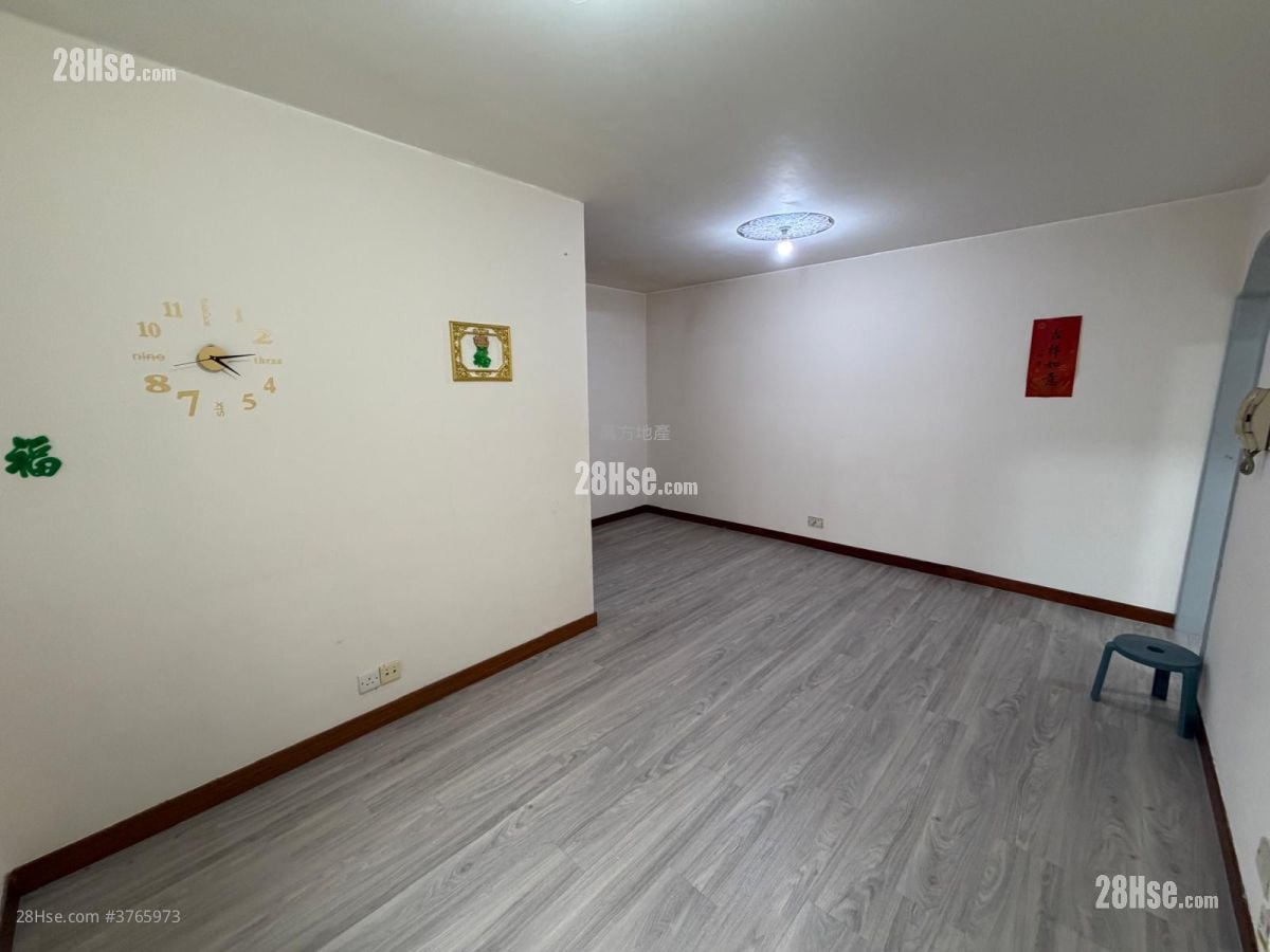 Hong Lam Court Sell 3 Bedrooms , 1 Bathroom 554 ft²