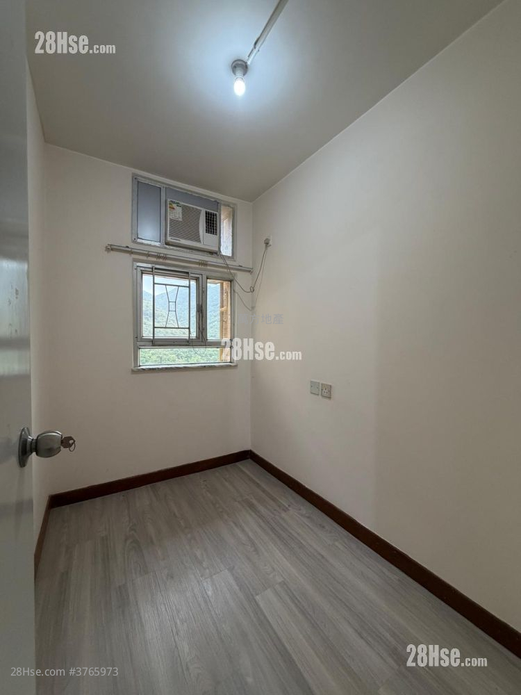 Hong Lam Court Sell 3 Bedrooms , 1 Bathroom 554 ft²