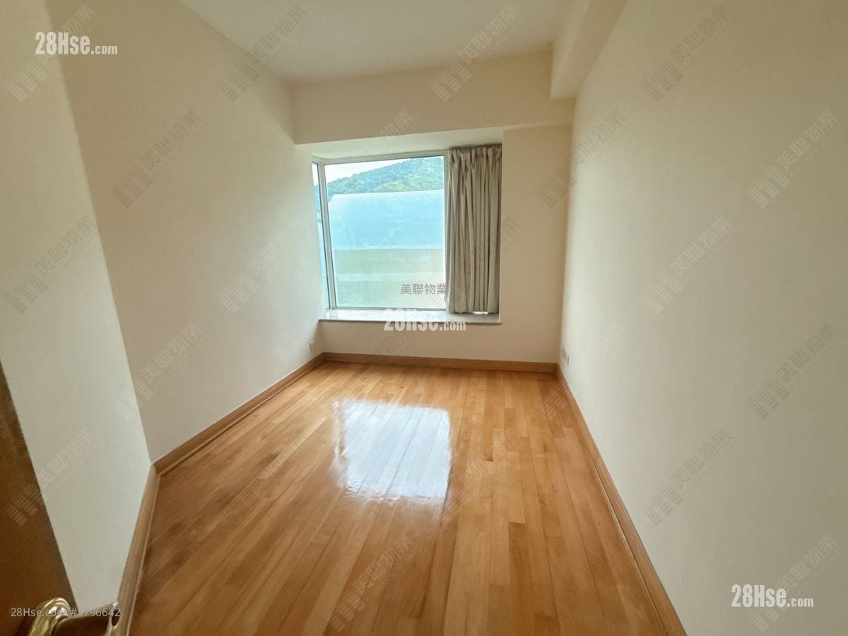 Symphony Bay Sell 4 Bedrooms , 3 Bathrooms 1,327 ft²