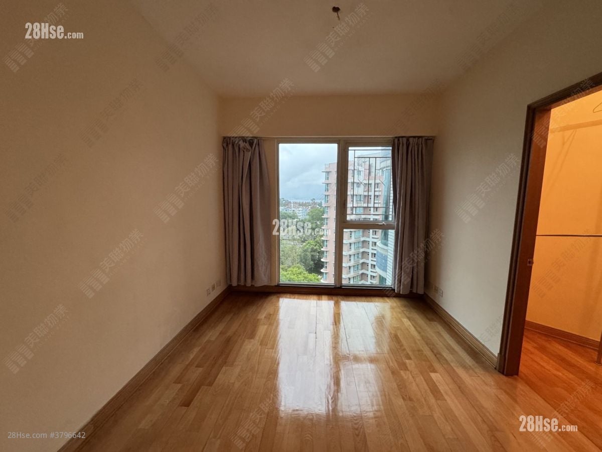 Symphony Bay Sell 4 Bedrooms , 3 Bathrooms 1,327 ft²