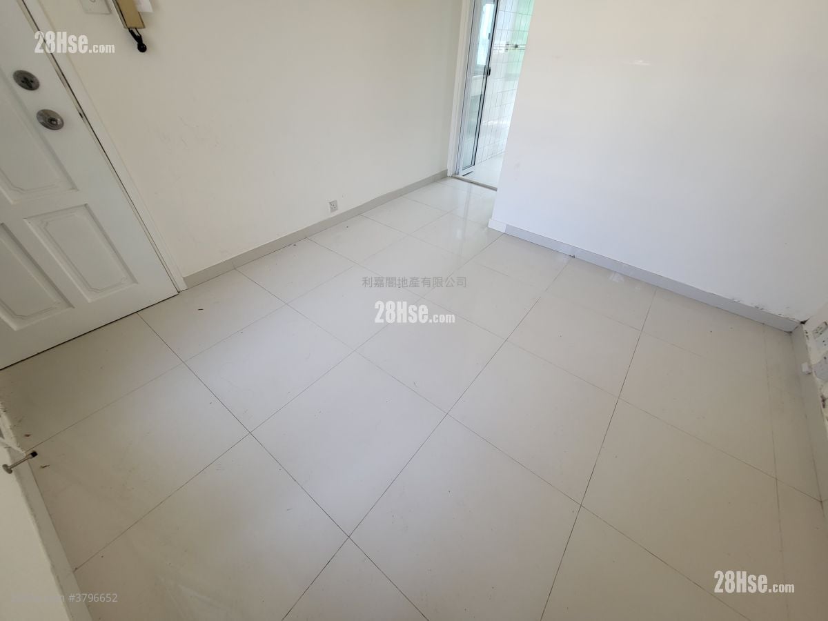 Kin Wo Court Sell 1 Bedroom , 1 Bathroom 269 ft²
