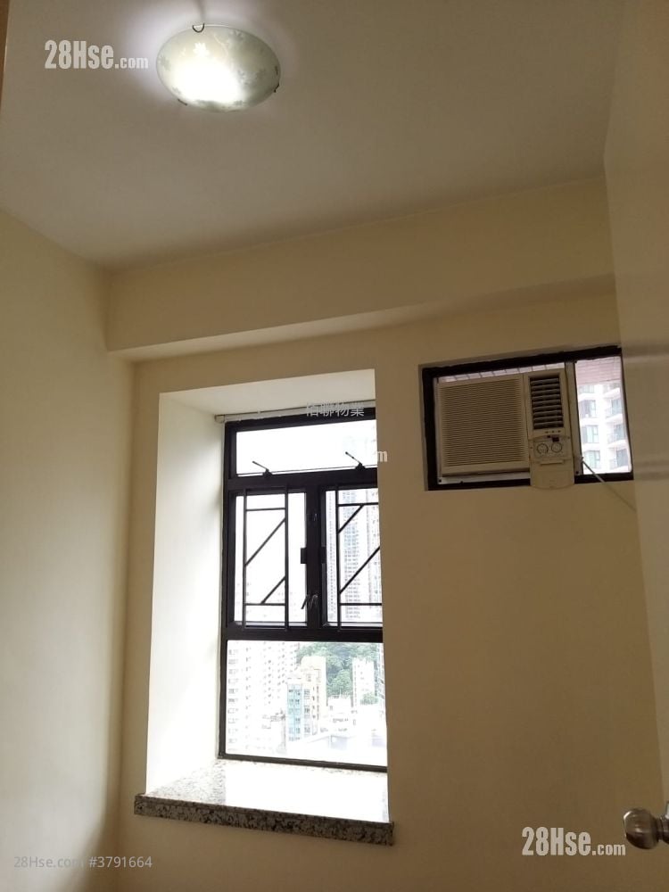 Wai Wah Court Rental 3 Bedrooms , 1 Bathroom 453 ft²