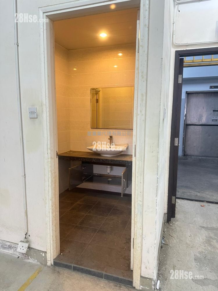 顺丰工业中心 租盘 开放式间隔 , 1 厕所