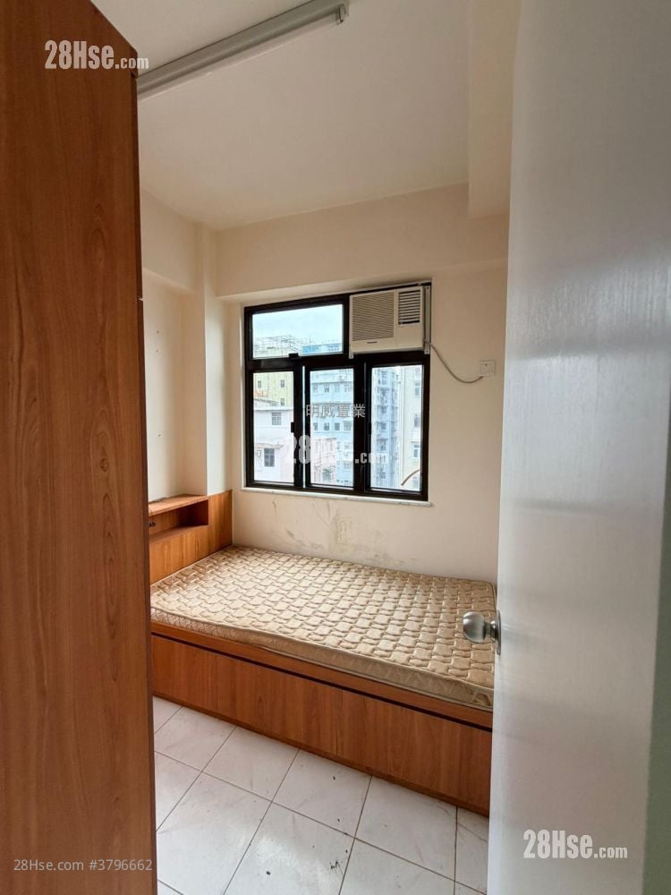 King Wong Building Sell 1 Bedroom