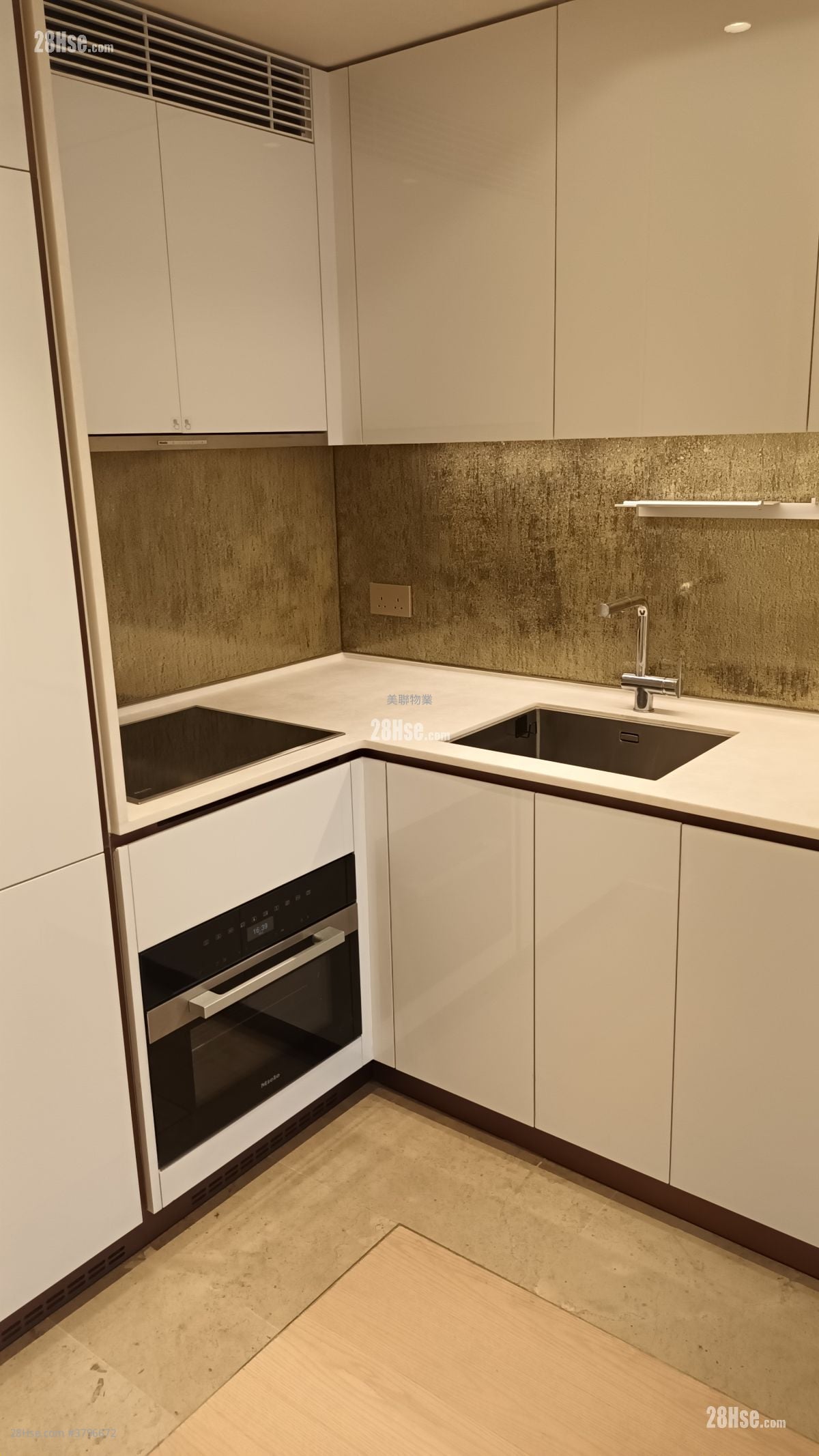 Monaco Rental 2 Bedrooms , 1 Bathroom 446 ft²