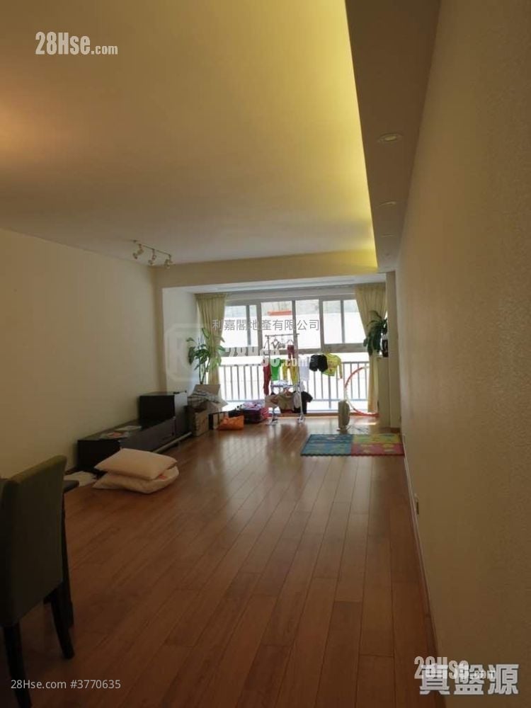 Baguio Villa Sell 3 Bedrooms , 3 Bathrooms 976 ft²