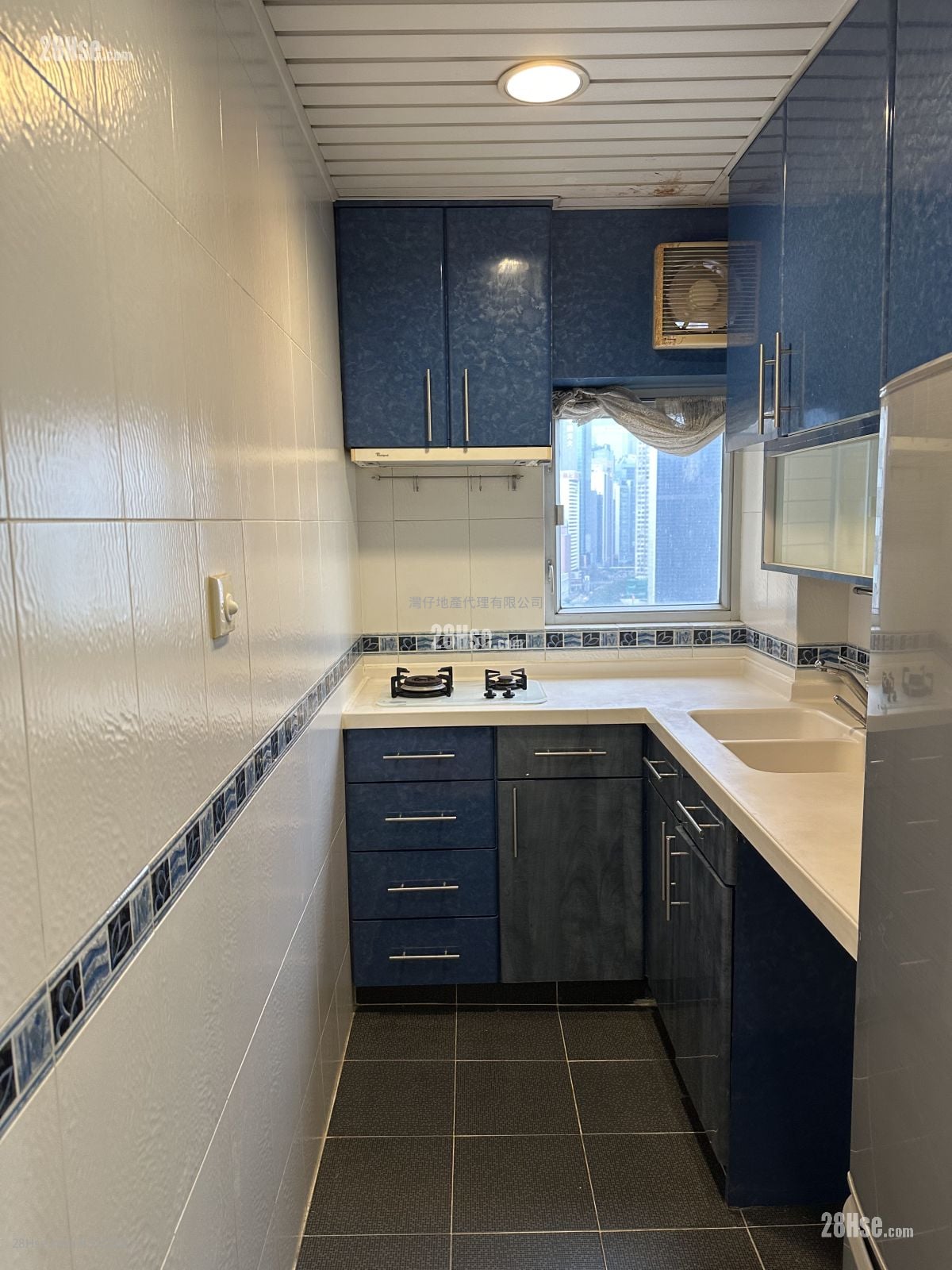 Elizabeth House Rental 2 Bedrooms , 1 Bathroom 540 ft²