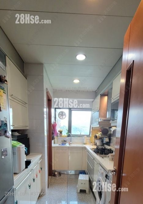 Noble Hill Sell 3 Bedrooms 872 ft²