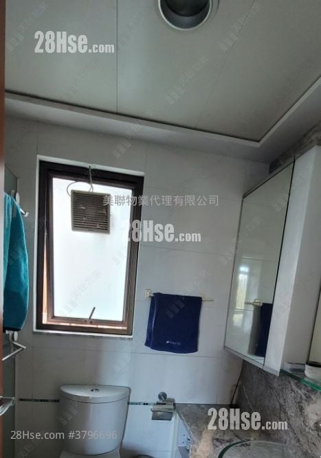 Noble Hill Sell 3 Bedrooms 872 ft²