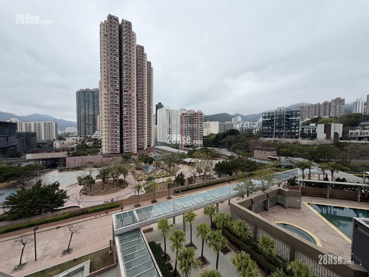 Royal Ascot Sell 3 Bedrooms 958 ft²