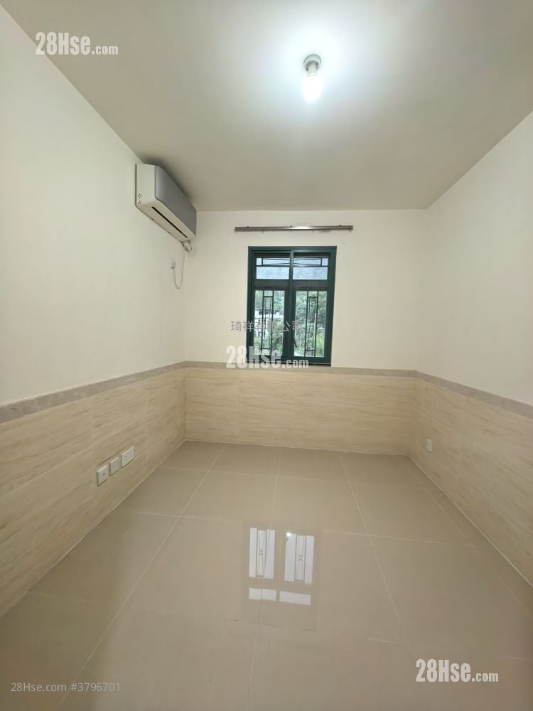 Village Rental 3 Bedrooms , 1 Bathroom