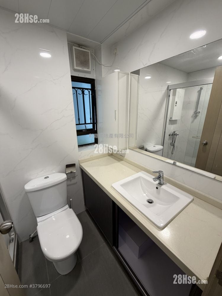 Royal Ascot Sell 3 Bedrooms 958 ft²