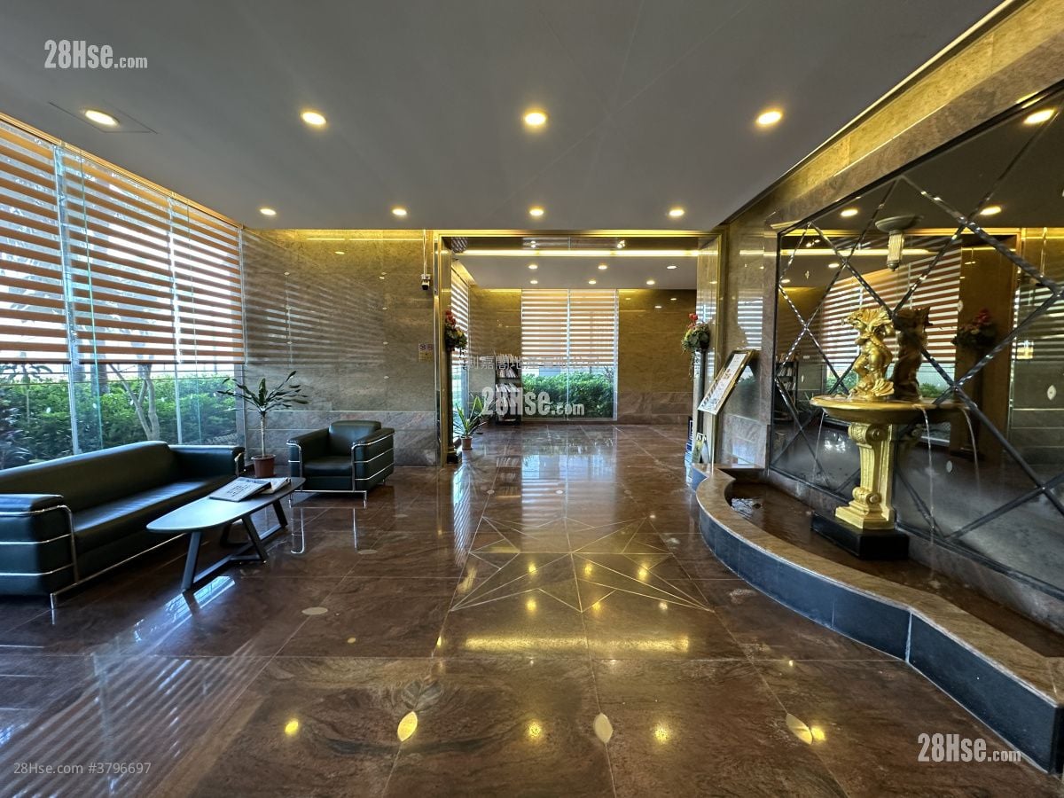 Royal Ascot Sell 3 Bedrooms 958 ft²