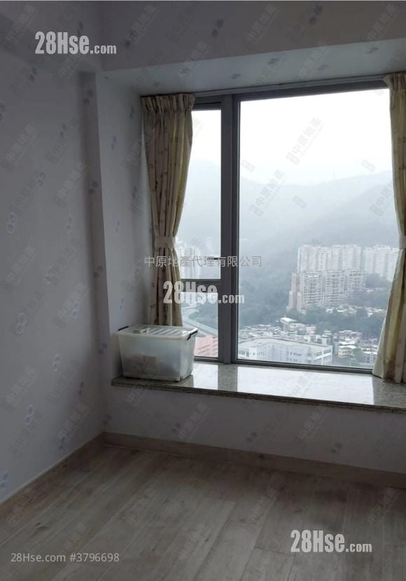 溱岸8号 售盘 4 房 , 3 浴室 1,168 平方尺