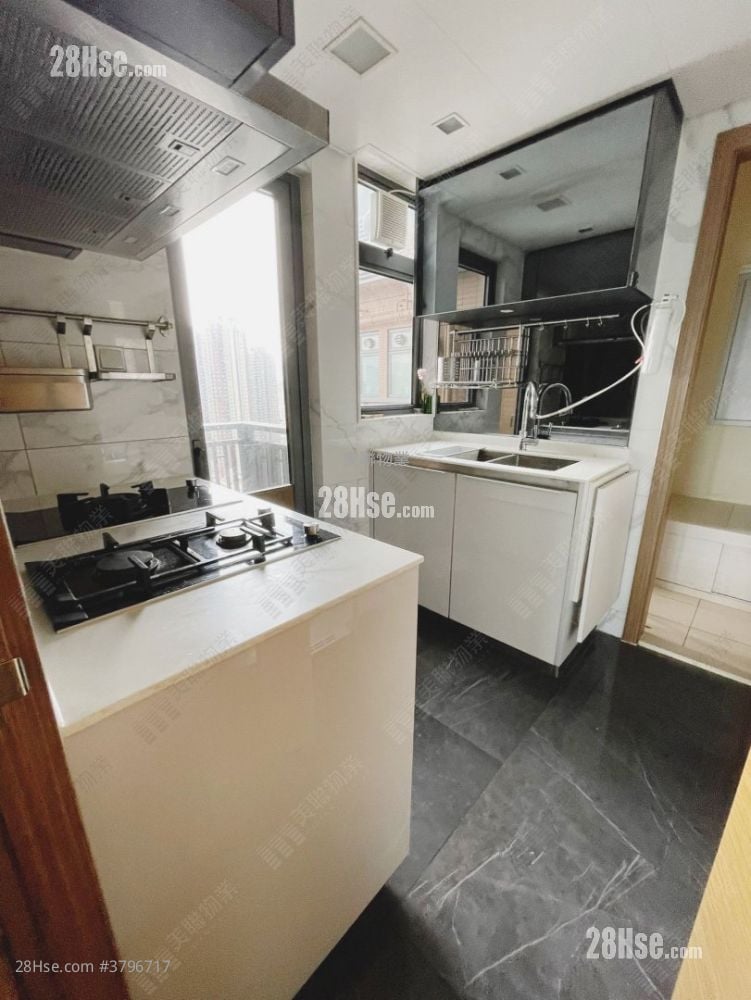 Grand Yoho Rental 3 Bedrooms , 2 Bathrooms 777 ft²