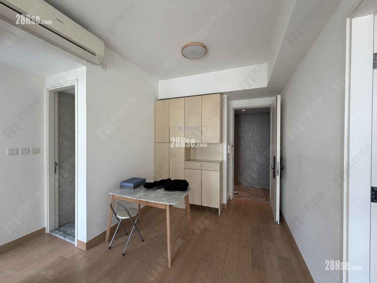 Capri Sell 1 Bedroom 382 ft²