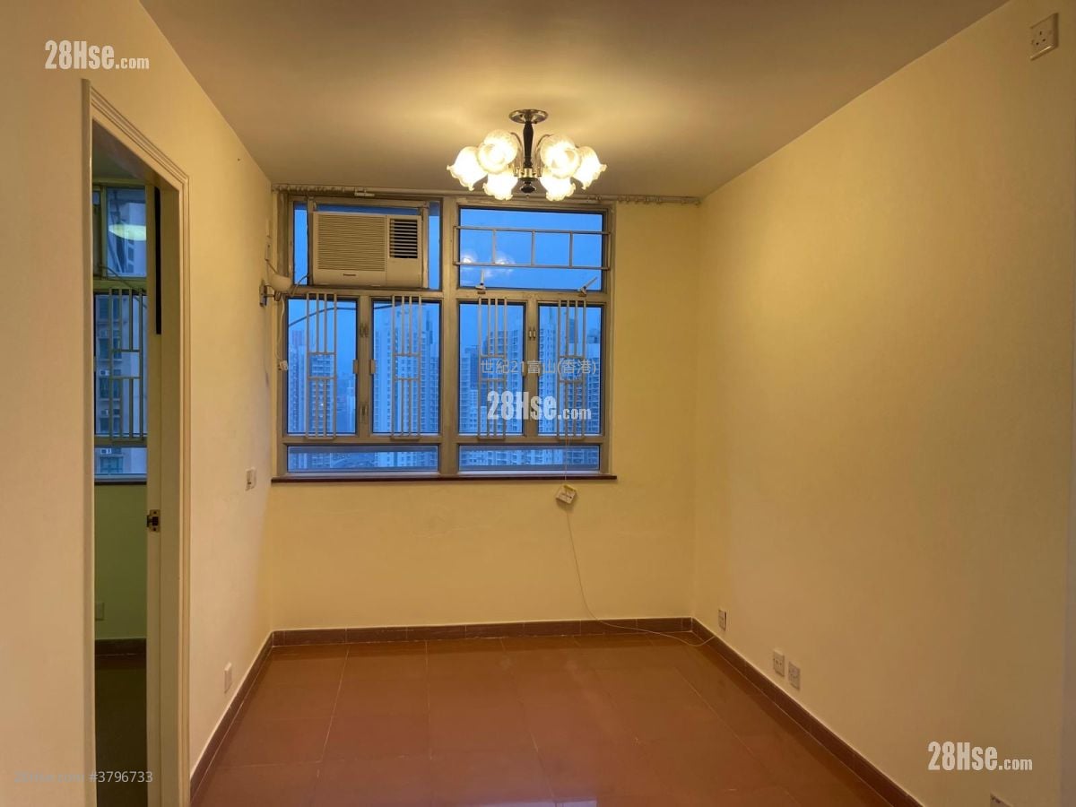 Lung Poon Court Rental 2 Bedrooms , 1 Bathroom 426 ft²