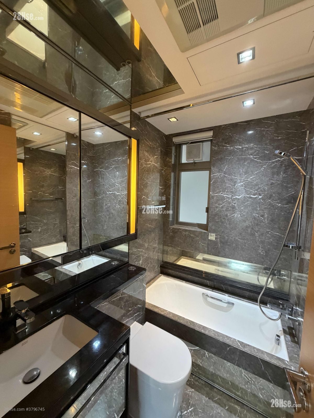 The Wings Sell 3 Bedrooms 872 ft²