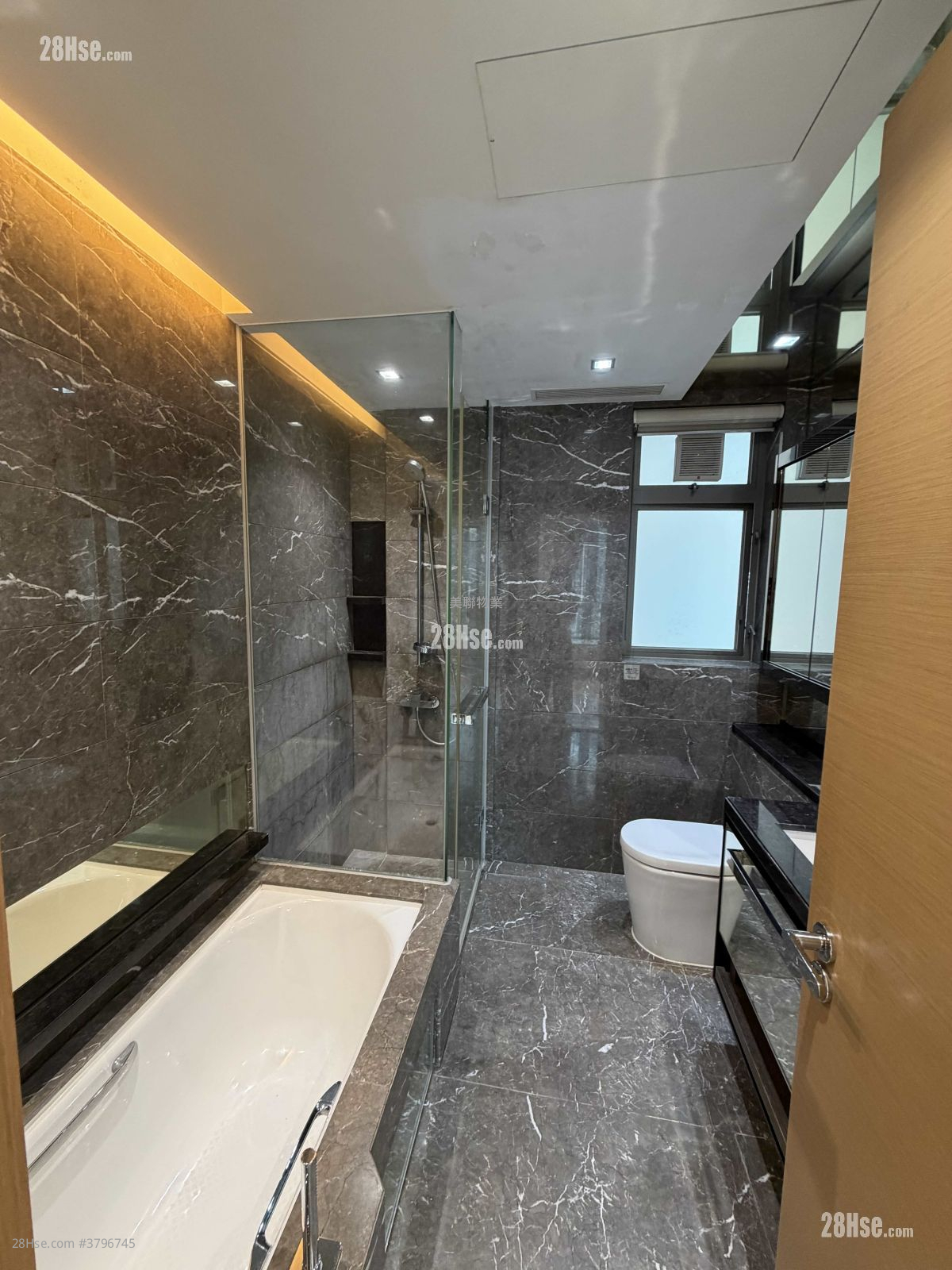 The Wings Sell 3 Bedrooms 872 ft²