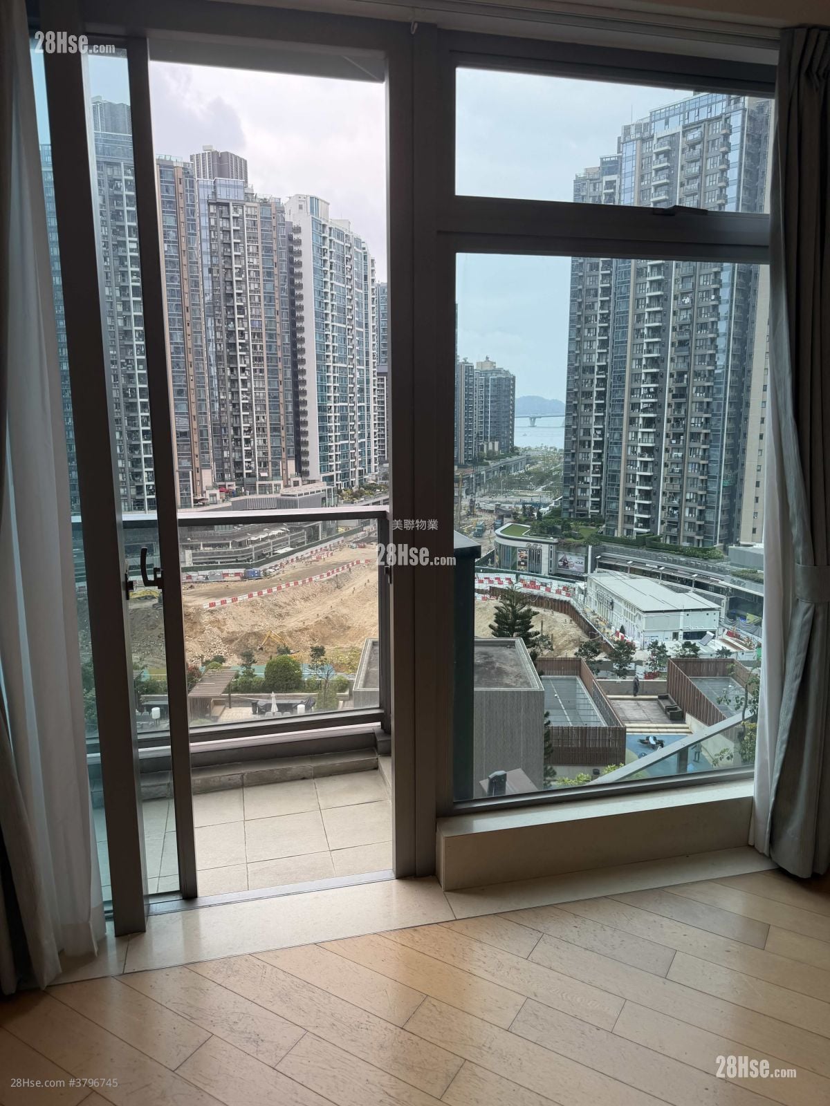 The Wings Sell 3 Bedrooms 872 ft²