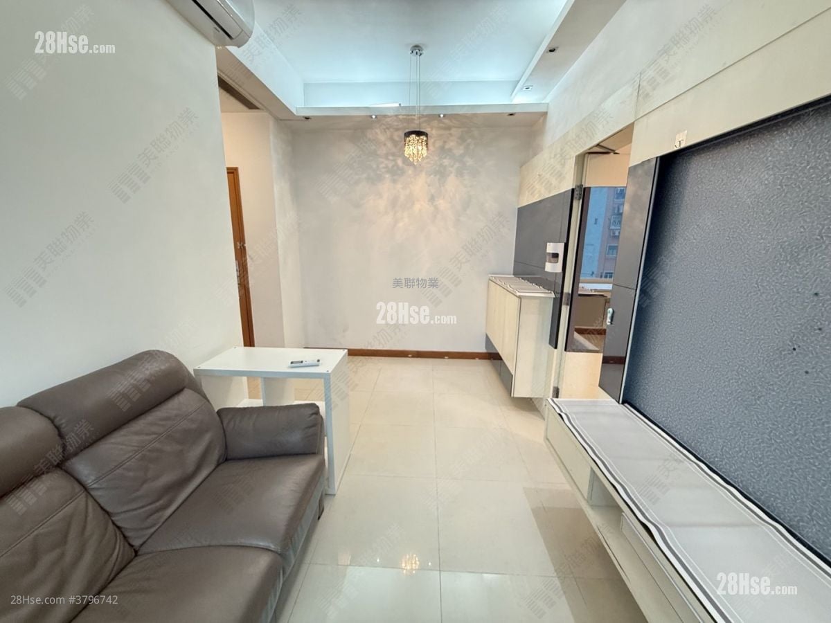 Indihome Sell 2 Bedrooms 420 ft²